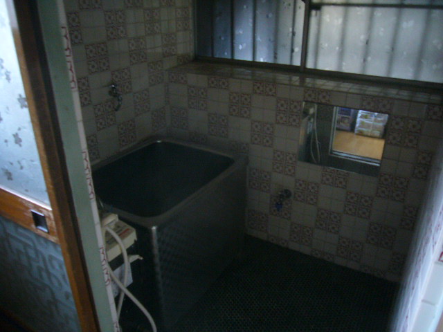 浴室改修工事の施工前の状態の写真